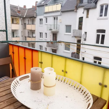 Zentrale Lage Naehe Hauptbahnhof 3 Wohnung, Kueche, Balkon, Duschbad