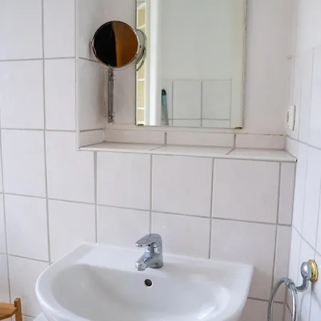Zentrale Lage Naehe Hauptbahnhof 3 Wohnung, Kueche, Balkon, Duschbad Appartement *
