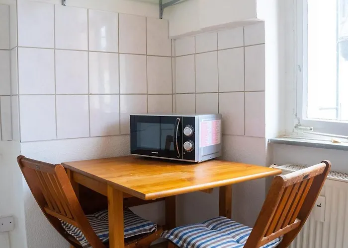 Zentrale Lage Naehe Hauptbahnhof 3 Wohnung, Kueche, Balkon, Duschbad Mainz