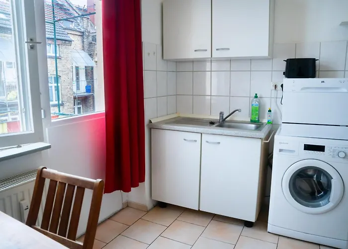 Appartement Zentrale Lage Naehe Hauptbahnhof 3 Wohnung, Kueche, Balkon, Duschbad Mainz